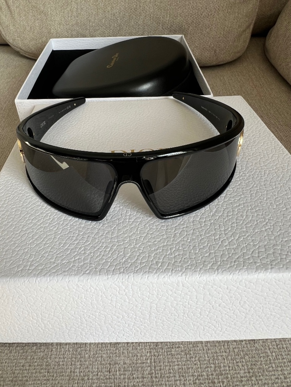Lunettes de soleil Dior MissDior B1U Masque Noir & Or